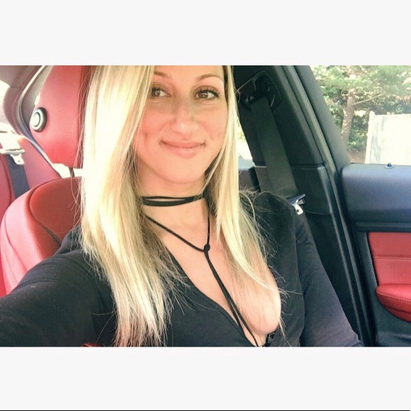 You’ll love my closet 🌸 - Picture 2 of 3